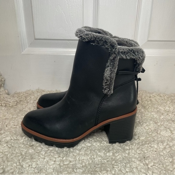 NATURALIZER NWOB Black Valene Heeled Waterproof Leather Boots 6.5 - Picture 3 of 8